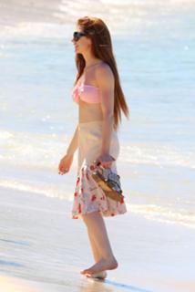 Nicola Roberts feet photo thumbnail