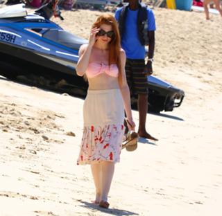 Nicola Roberts feet photo thumbnail
