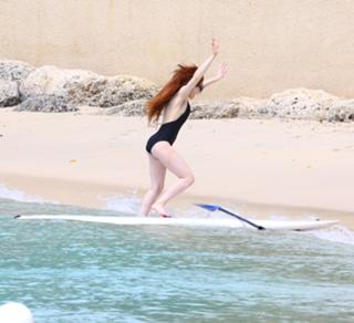 Nicola Roberts feet photo thumbnail
