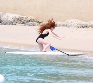 Nicola Roberts feet photo thumbnail