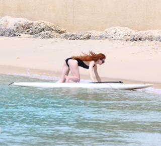 Nicola Roberts feet photo thumbnail