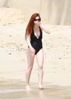 Nicola Roberts feet photo thumbnail