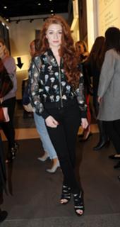 Nicola Roberts feet photo thumbnail