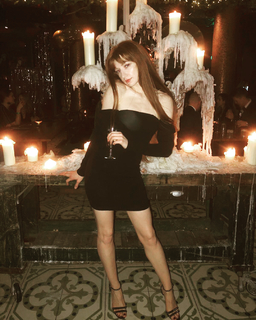 Nicola Roberts feet photo thumbnail