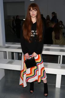 Nicola Roberts feet photo thumbnail