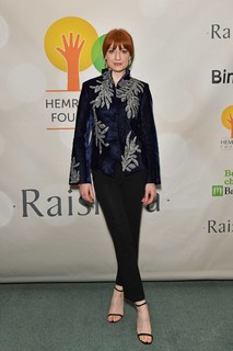 Nicola Roberts feet photo thumbnail