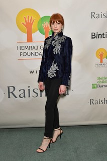 Nicola Roberts feet photo thumbnail