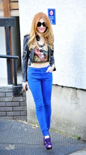 Nicola Roberts feet photo thumbnail