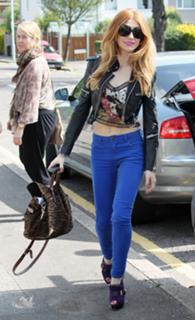 Nicola Roberts feet photo thumbnail