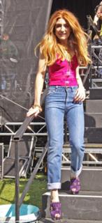 Nicola Roberts feet photo thumbnail