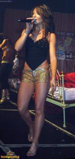 Nicola Roberts feet photo thumbnail