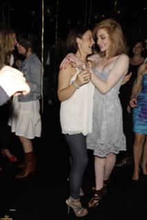 Nicola Roberts feet photo thumbnail