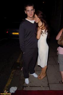 Nicola Roberts feet photo thumbnail