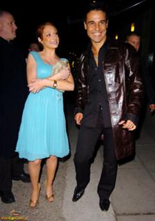 Nicola Roberts feet photo thumbnail