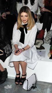 Nicola Roberts feet photo thumbnail