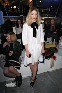 Nicola Roberts feet photo thumbnail