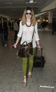 Nicola Roberts feet photo thumbnail
