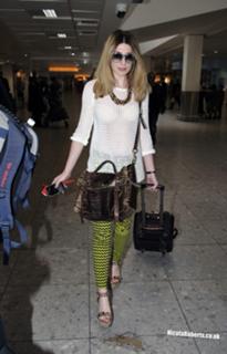 Nicola Roberts feet photo thumbnail