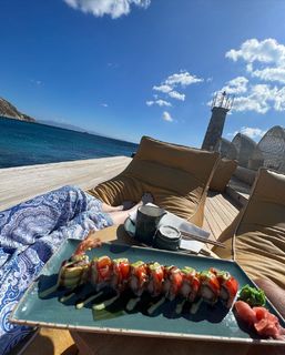 Nicola Roberts feet photo thumbnail