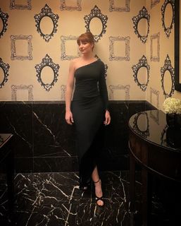 Nicola Roberts feet photo thumbnail