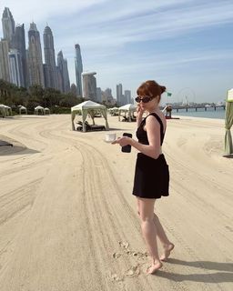Nicola Roberts feet photo thumbnail