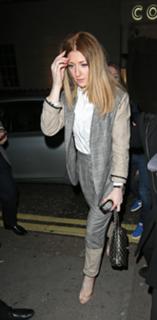 Nicola Roberts feet photo thumbnail