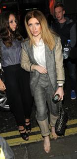 Nicola Roberts feet photo thumbnail
