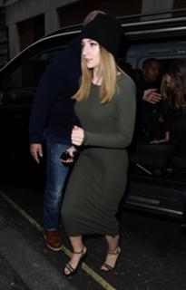 Nicola Roberts feet photo thumbnail