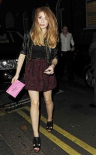 Nicola Roberts feet photo thumbnail