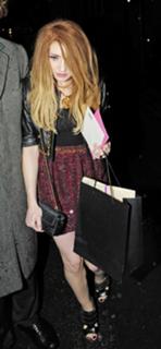 Nicola Roberts feet photo thumbnail