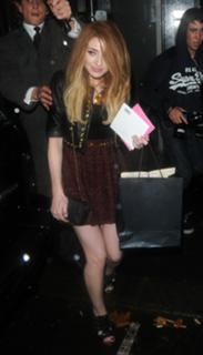 Nicola Roberts feet photo thumbnail