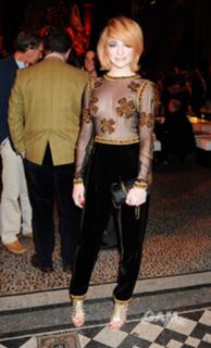 Nicola Roberts feet photo thumbnail