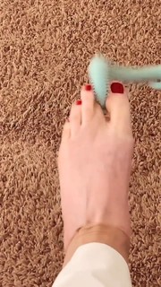 Nicole Aimée Schreiber feet photo 17