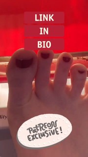 Nicole Aimée Schreiber feet photo 12