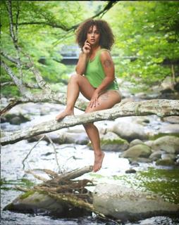 Nicole Alexander feet photo thumbnail