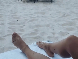 Nicole Alexander feet photo thumbnail