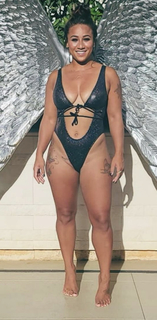Nicole Alexander feet photo thumbnail