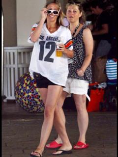 Nicole Appleton feet photo 9