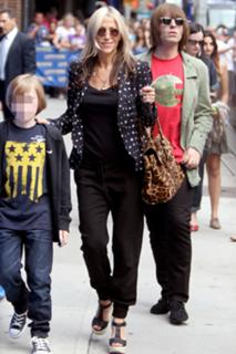 Nicole Appleton feet photo 5