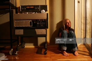Nicole Appleton feet photo 4