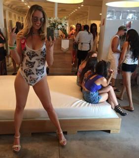 Nicole Arbour feet photo 16