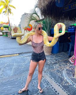 Nicole Arbour feet photo 9
