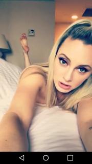 Nicole Arbour feet photo 2