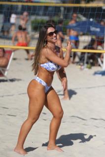 Nicole Bahls feet photo thumbnail