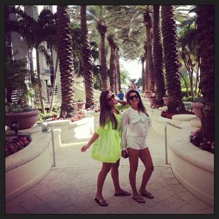 Nicole Bahls feet photo thumbnail