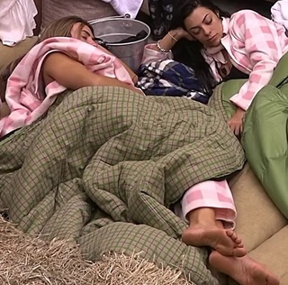 Nicole Bahls feet photo thumbnail