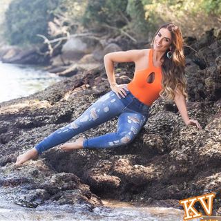 Nicole Bahls feet photo thumbnail