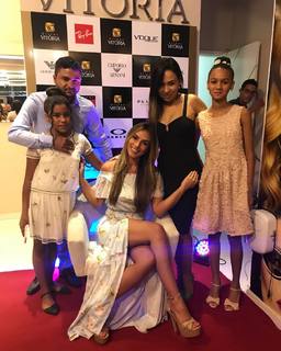 Nicole Bahls feet photo thumbnail