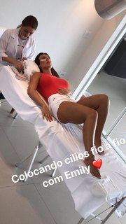 Nicole Bahls feet photo thumbnail