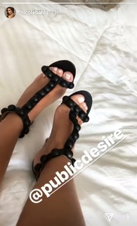 Nicole Bahls feet photo thumbnail
